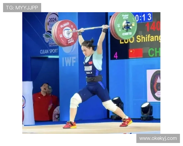 举重比赛激烈角逐，中国选手勇夺多枚金牌刷新历史纪录
